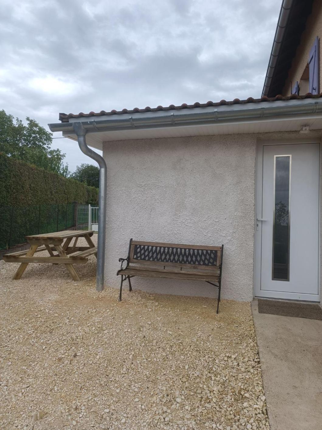Le Petit Cocon Apartman Montbozon Kültér fotó